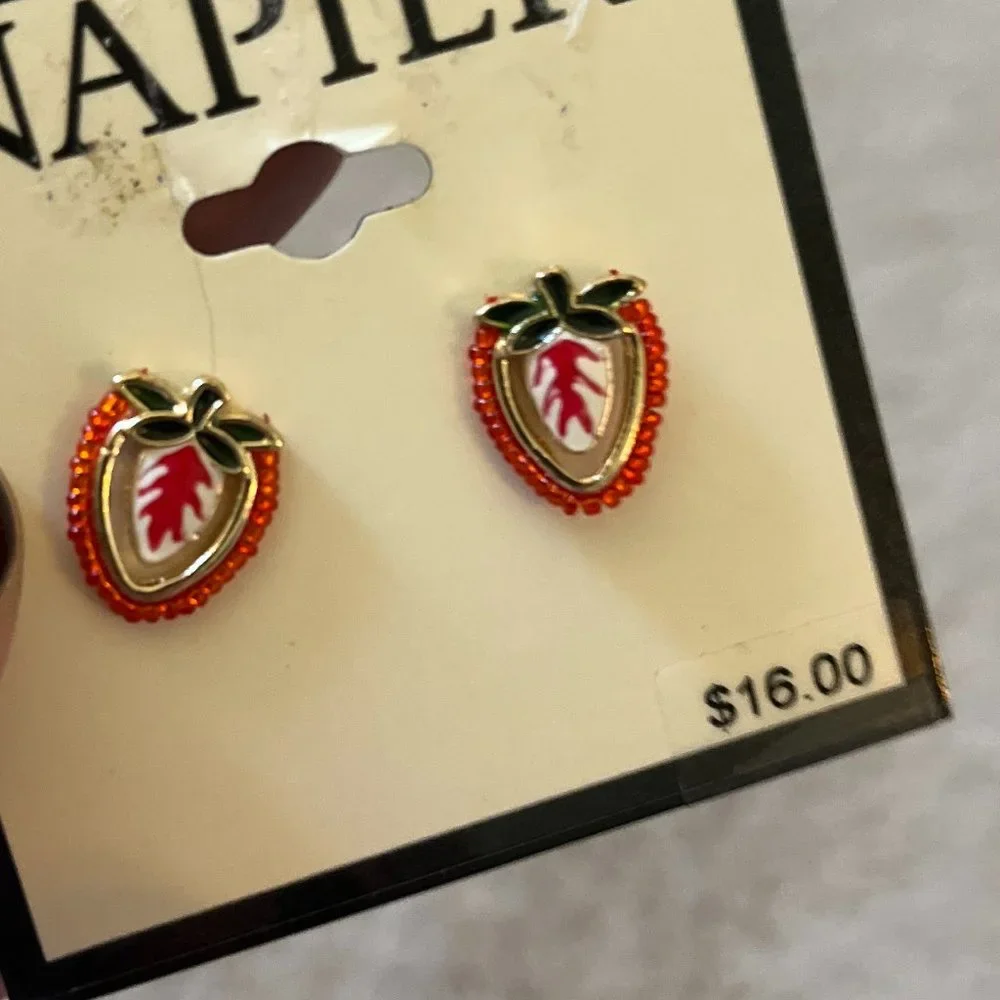 Beaded *Strawberry Studs* | NWT || Dainty Cottage Core Strawberry Earrings || - Picture 5 of 6